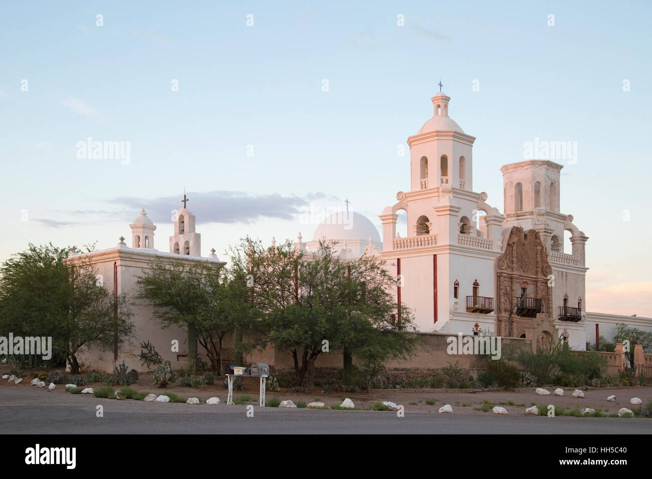 Mission San Xavier del Bac, "Weiße Taube der Wüste" Stockfoto