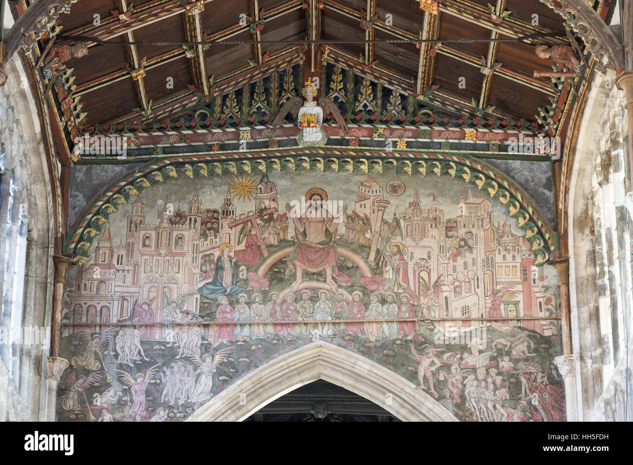 Doom-Gemälde über dem Altar, St. Thomas von Canterbury Pfarrkirche, Salisbury, Wiltshire, England, Vereinigtes Königreich Stockfoto