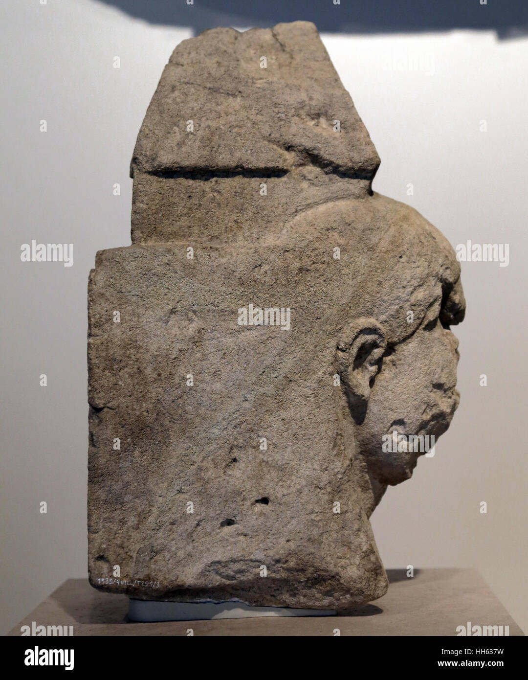 Stela. 6. Jahrhundert vor Christus. Nekropole von Villaricos, Almanzora, Almeria, Spanien. Dekoriert mit Abbildung eines ägyptischen Kopfschmuck. Spanien Stockfoto