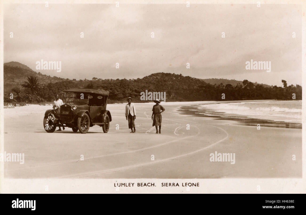Ein Auto auf Lumley Beach, Freetown, Sierra Leone, Westafrika Stockfoto