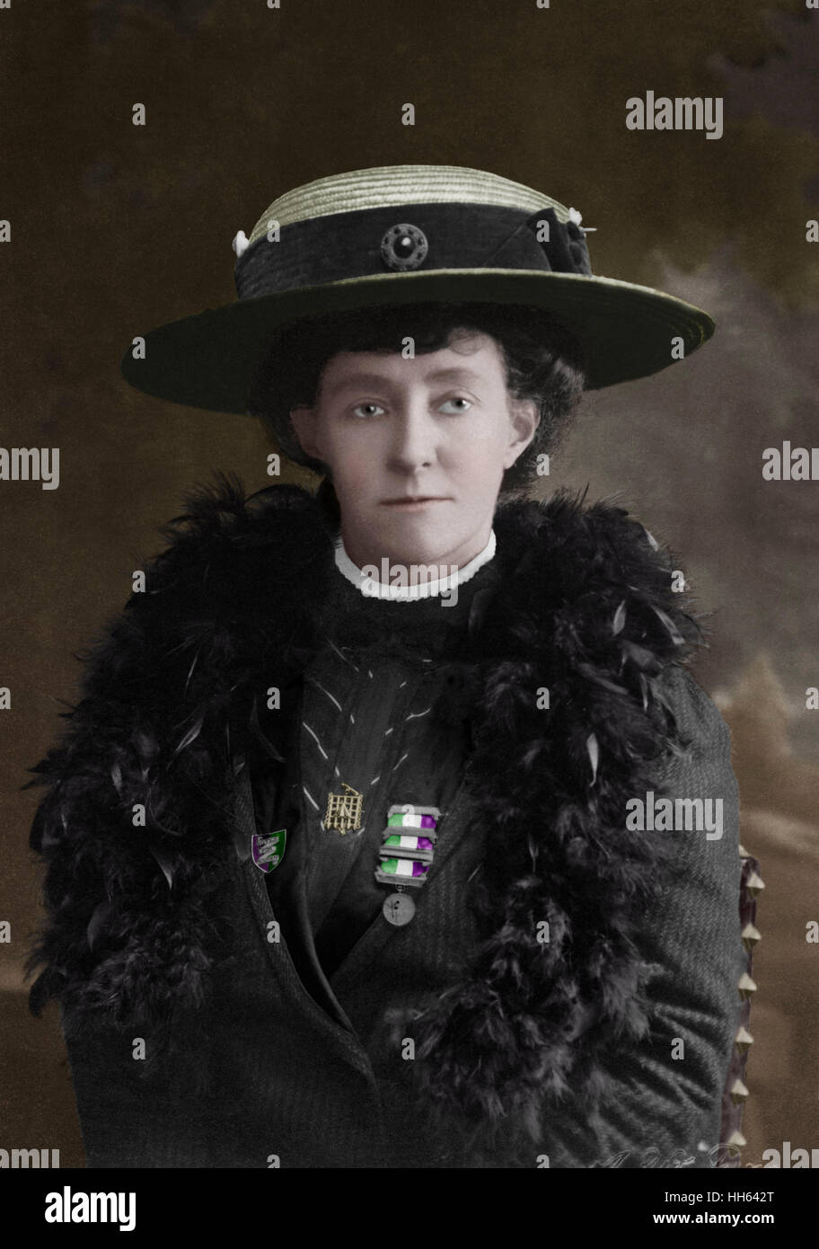 Emily Wilding Davison (1872-1913). Wirft sich vor dem König Pferd beim Derby im Juni 1913 starb, trägt sie eine "Gefangenen Brosche" und eine weitere Medaille. Stockfoto