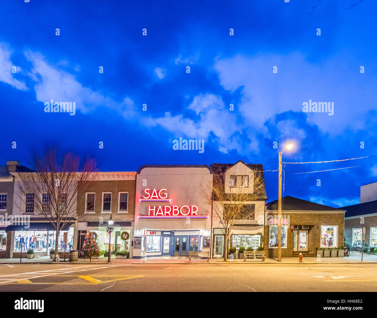 Sag Harbor Kino und anderen Geschäften auf der Main Street Sag Harbor, New York Stockfoto