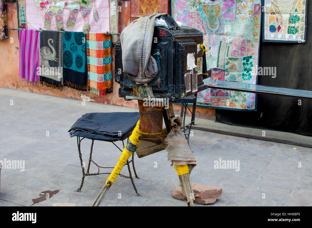 die alten Beine Kosten in Indien, Indien zu fotografieren, Geschichte, Maschinenbau, Erinnerungsfoto, alt, stehend, die Kamera Kamera Stockfoto