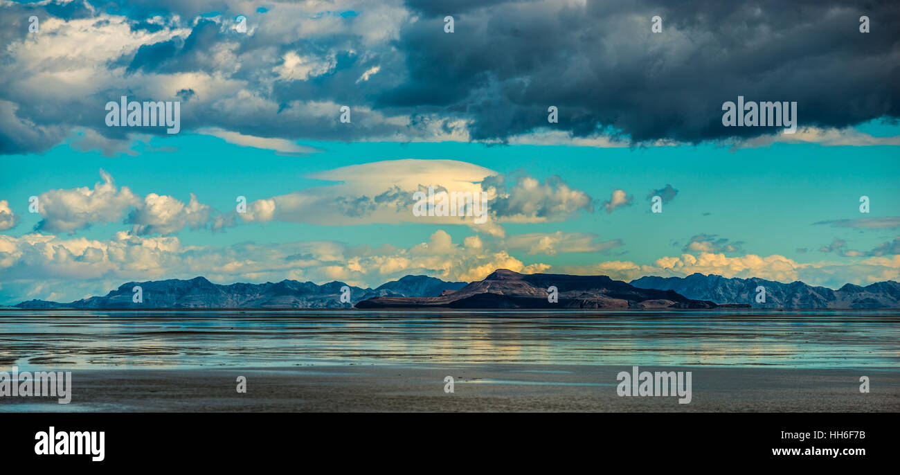 Salzsee von Bonneville in Utah Wasser bedeckt Stockfoto