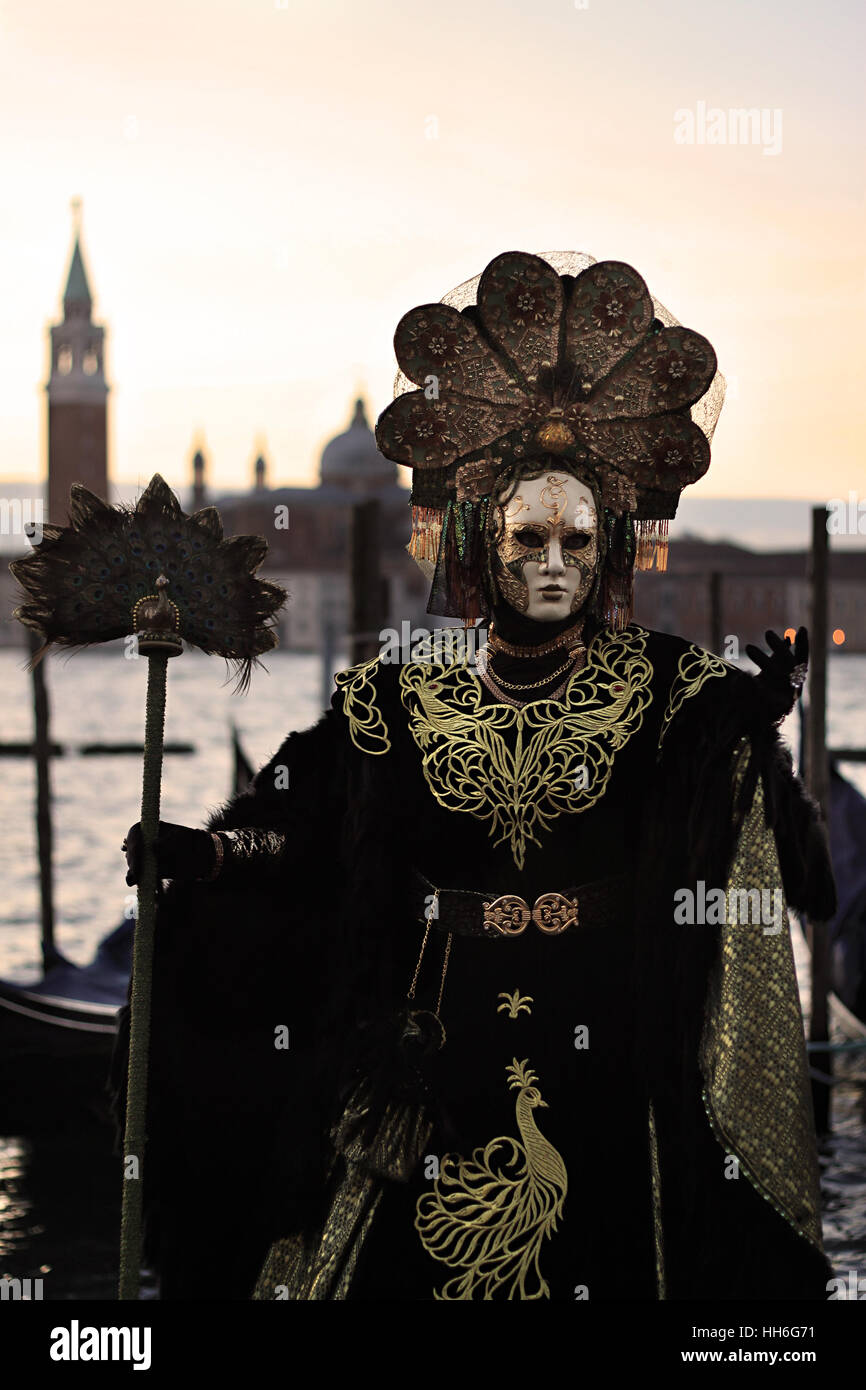 Venedig Karneval Kostüm und Maske. Stockfoto