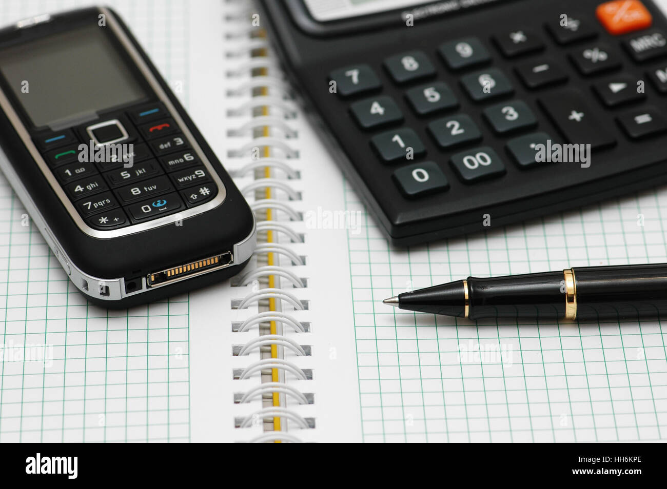 Telefon, Handy, Zeitung, Zeitschrift, Bank, Kreditinstitut, Büro, Stockfoto