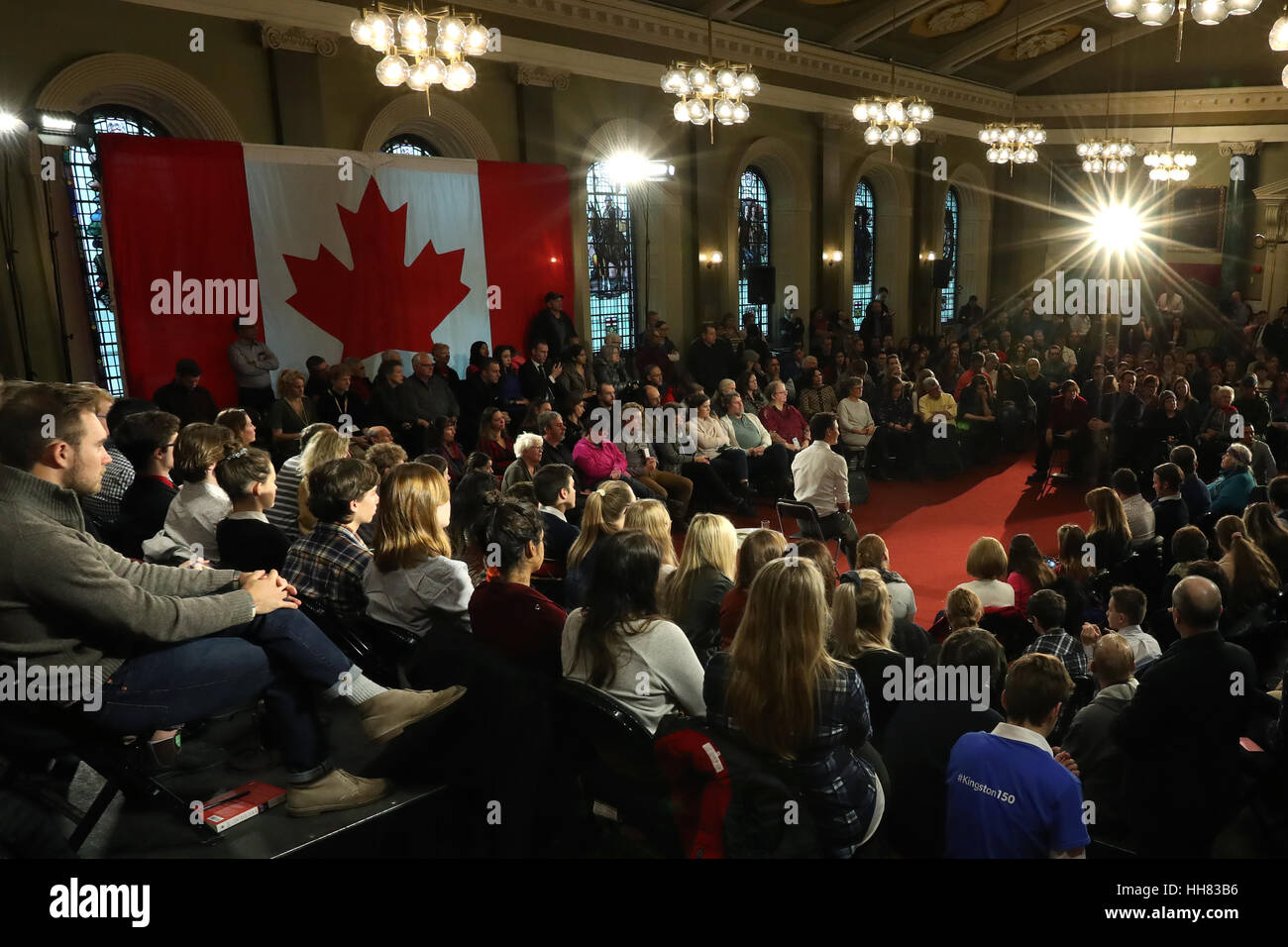 Kingston, Kanada. 12. Januar 2017. Premierminister Justin Trudeau spricht bei einer Bürgerversammlung in der Memorial Hall im Rathaus in Kingston, Ontario. Bildnachweis: Lars Hagberg/Alamy Live-Nachrichten Stockfoto