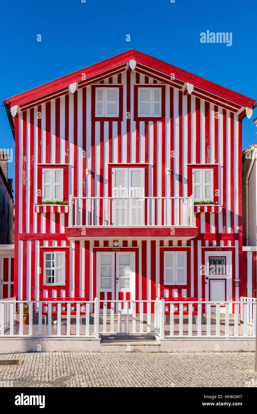 Bunte Häuser in Costa Nova, Aveiro, Portugal Stockfoto