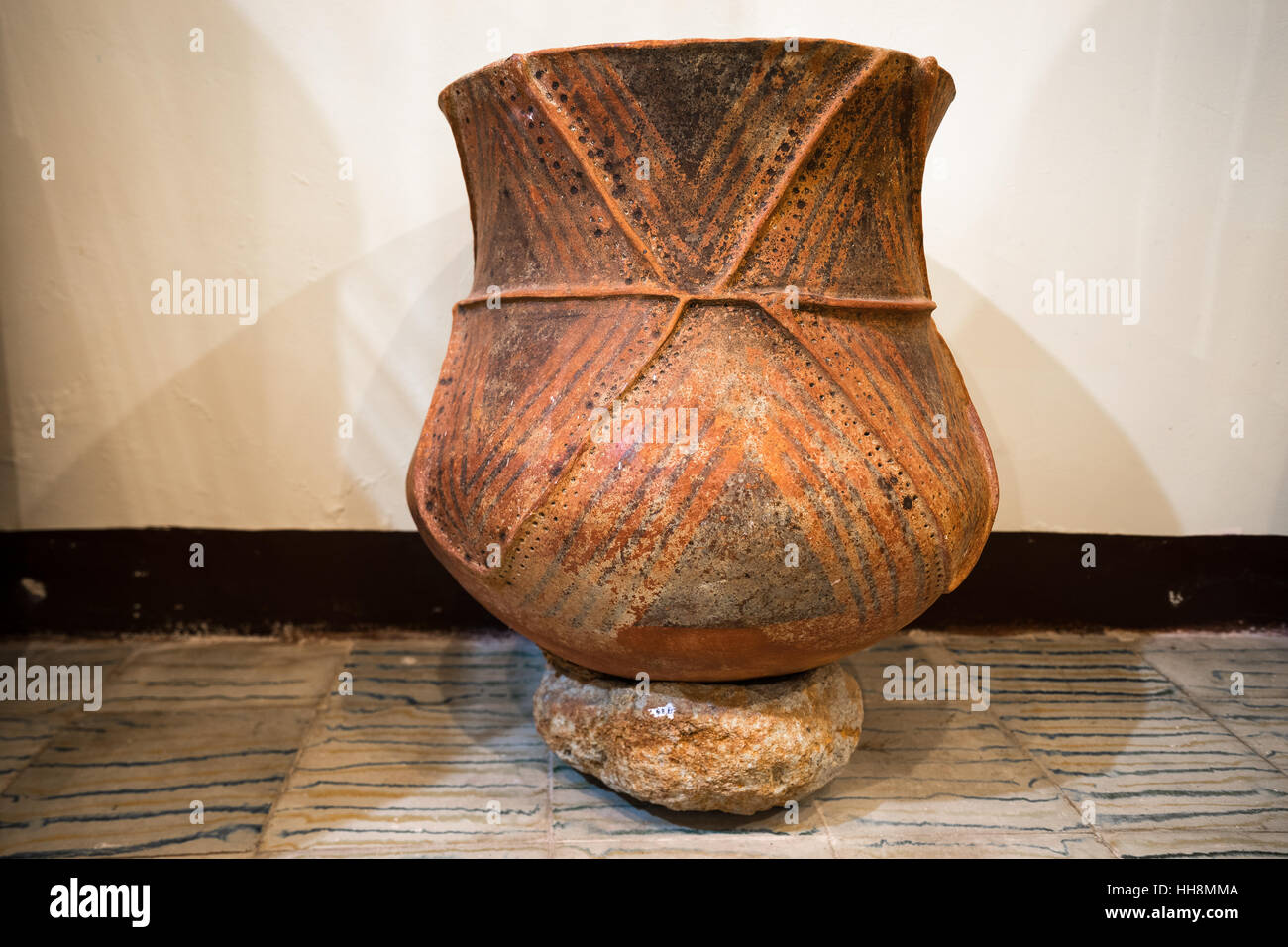 Keramische Bestattung Urne aus der Pre-kolumbianische Kultur in Tierradentro Kolumbien Stockfoto
