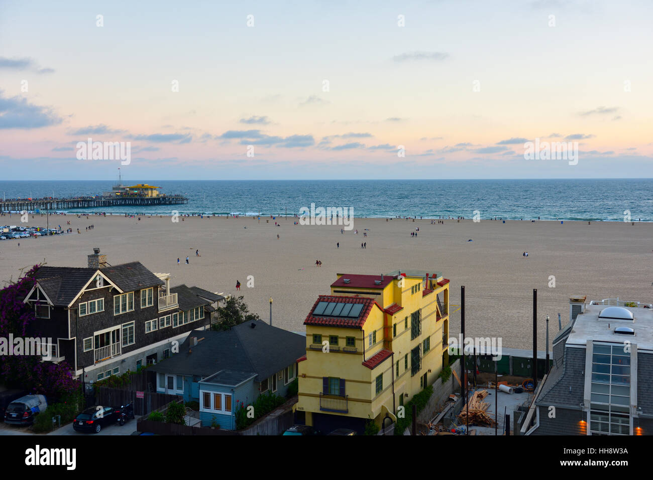 Strand von Santa Monica, Strandhäuser Sonnenuntergang, Los Angeles, Kalifornien, USA Stockfoto