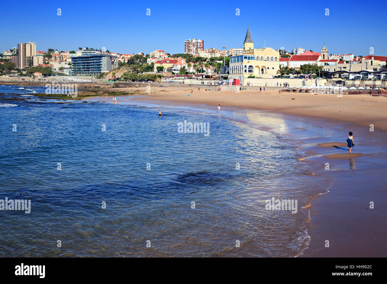 ESTORIL, PORTUGAL - ca. Oktober 2016: Die Praia do Tamariz Strand in Estoril-Cascais, Portugal Stockfoto