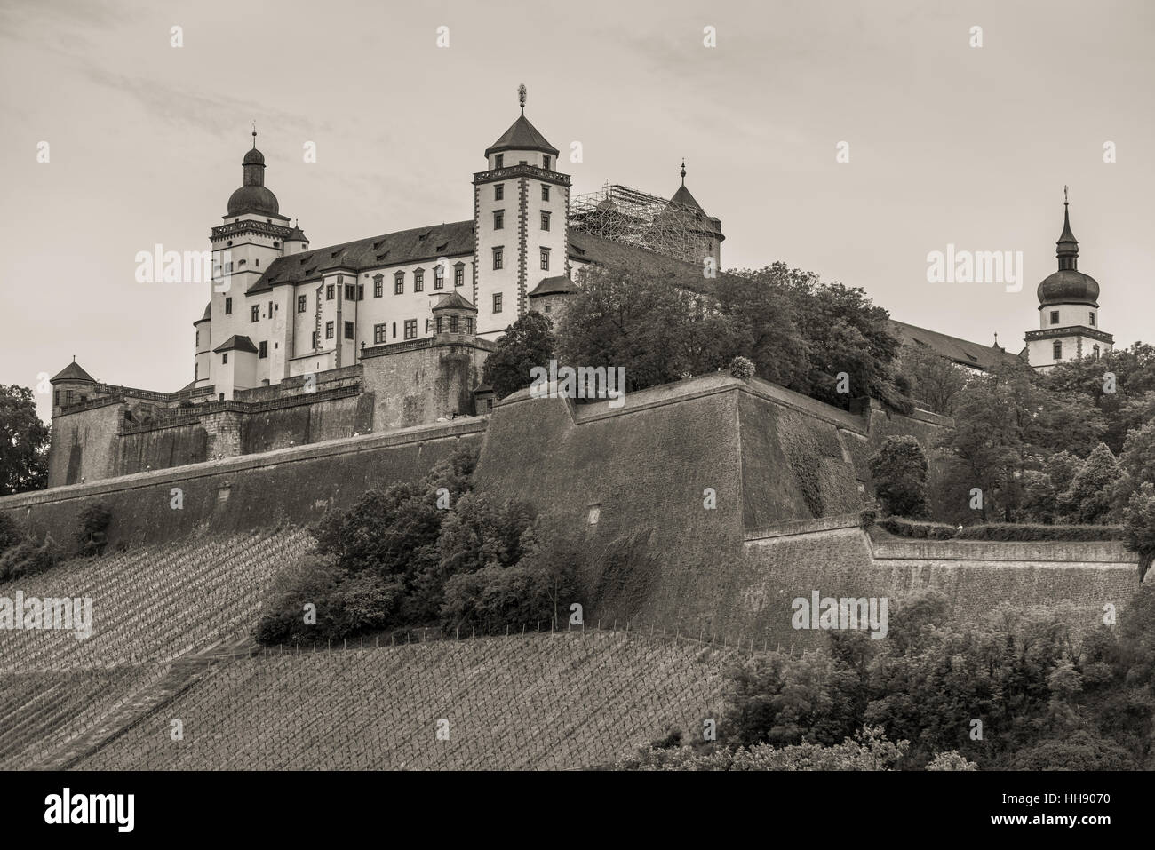 Festung Marienberg in Würzburg, senken Sie Franconia, Bayern, Deutschland. Schwarz / weiß Fotografie, Sepia getönt. Stockfoto