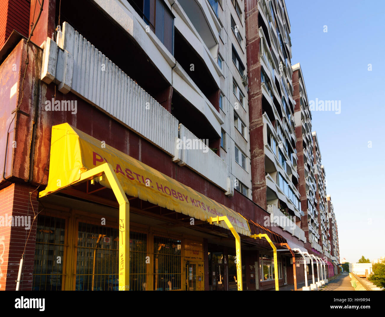 Bratislava (Preßburg): Wohnhaus im neuen Gebäude Quartier Petrzalka,,, Slowakei Stockfoto