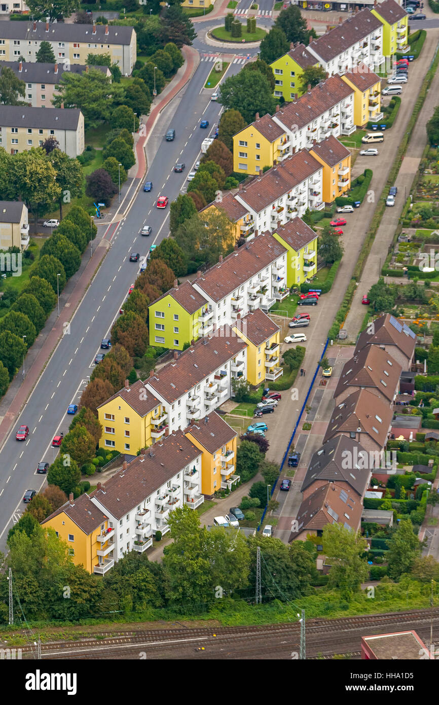 Miete freistehende Häuser, Wohnblocks auf der Böschung und Homberger Straße, Moers, Ruhrgebiet, Niederrhein Stockfoto