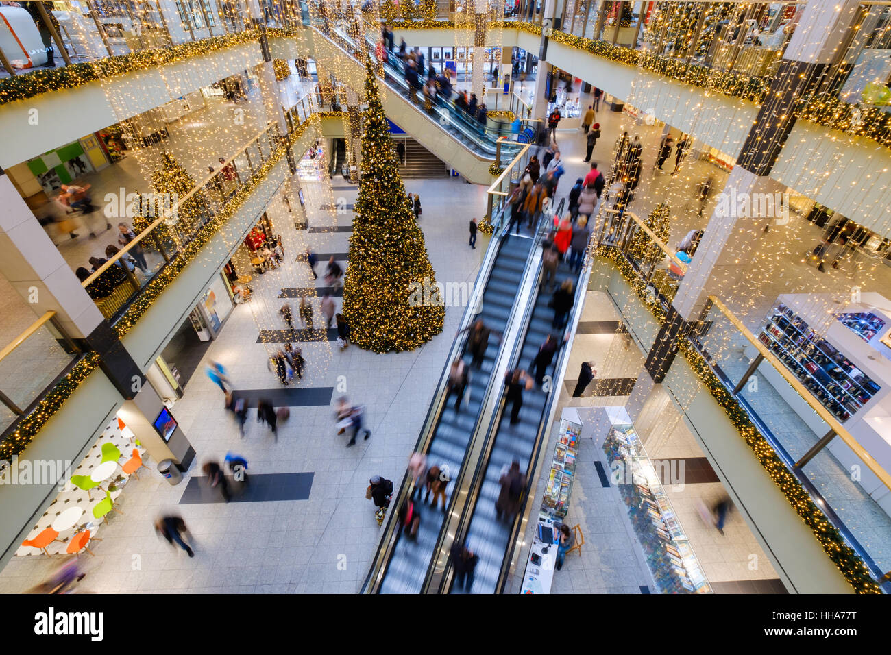 Menschen besuchen Sie Mall in der Weihnachtszeit Stockfoto