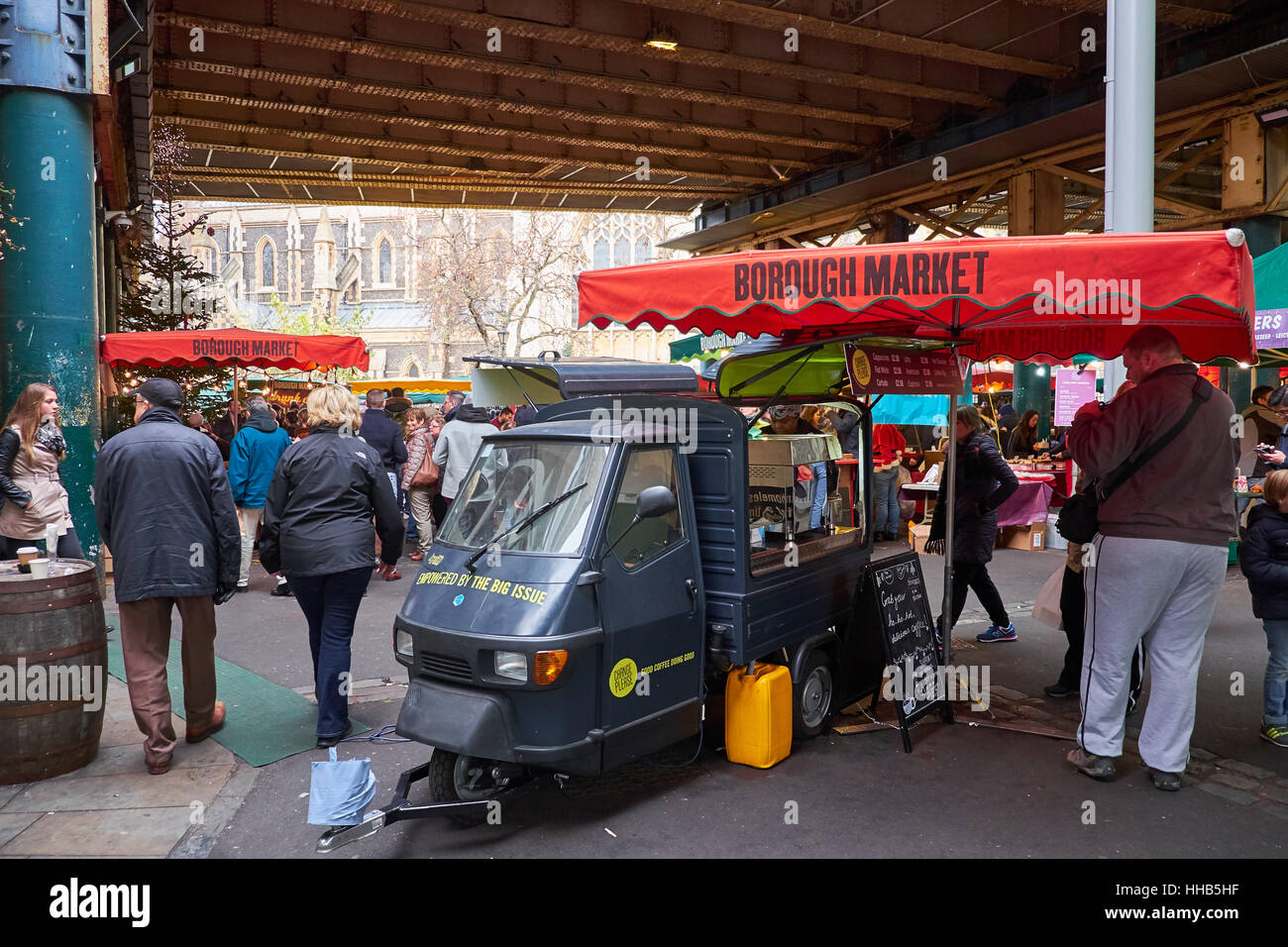 Piaggio Ape auf drei Rädern van funktionieren als Kaffee Stand auf Borough Market Stockfoto