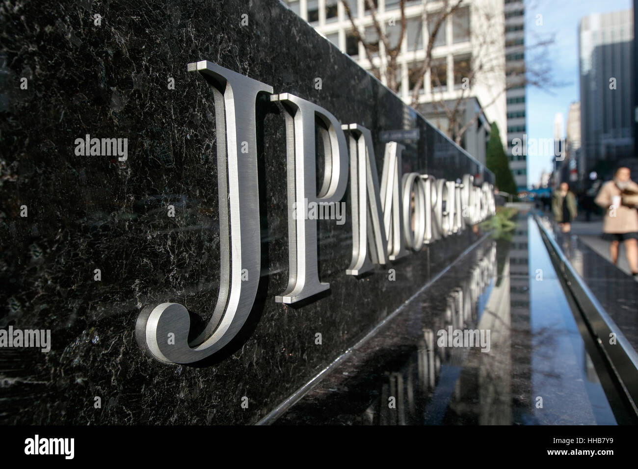 Corporate Schriftzug auf der JP Morgan Chase Bürogebäude an der Park Avenue. Stockfoto