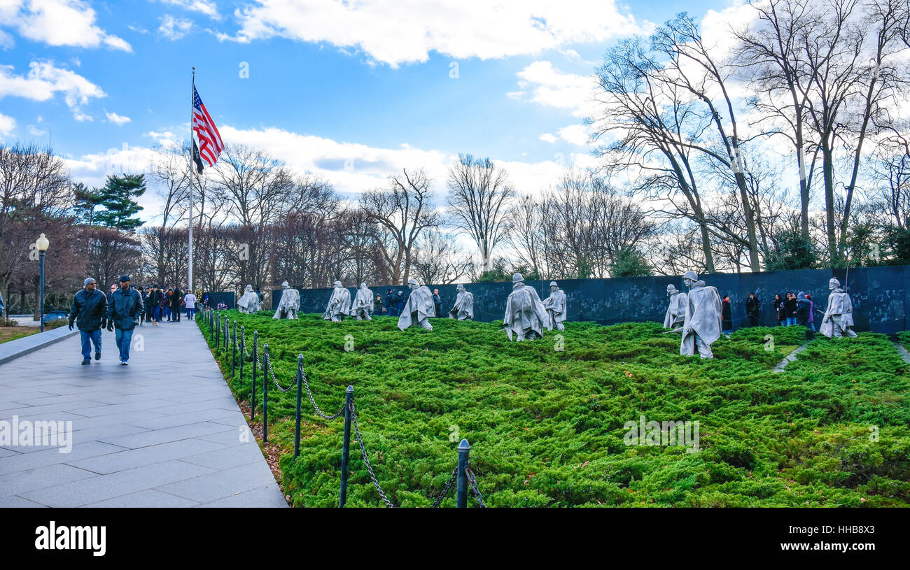 WASHINGTON DC, USA. Korean War Veterans Memorial. Das Denkmal besteht aus 19 Edelstahl Statuen. Stockfoto