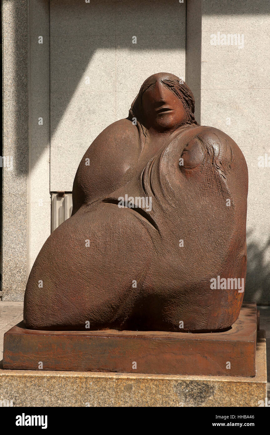 "Mutterschaft", urbane Skulptur von Acisclo Manzano, Orense, Region Galicien, Spanien, Europa Stockfoto