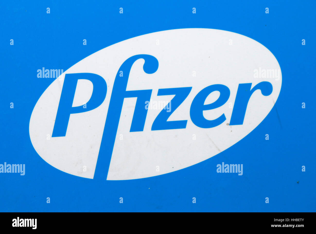 Das Logo der Marke "Pfizer", Berlin. Stockfoto