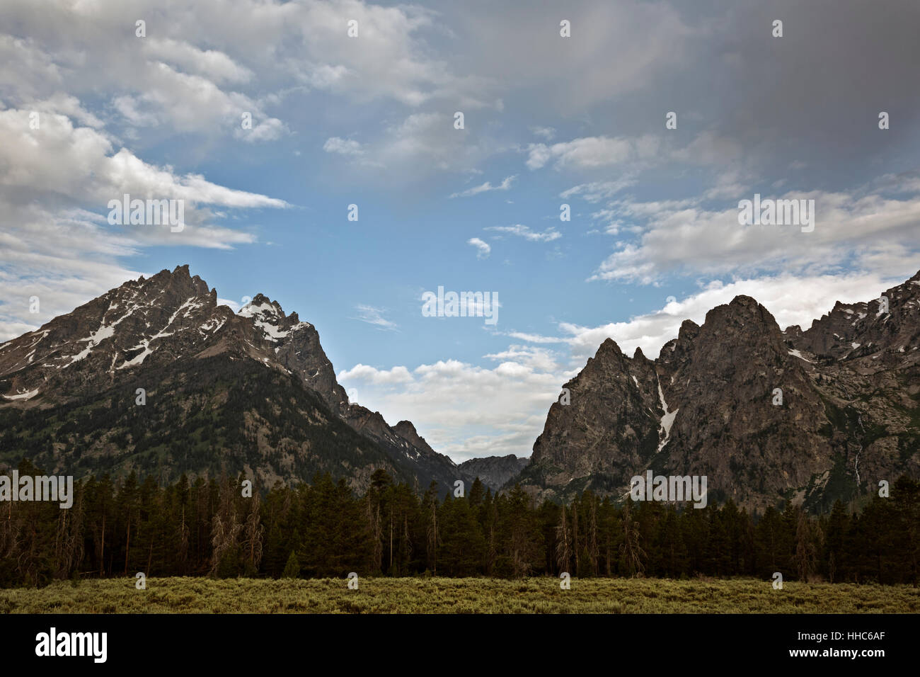 WYOMING - Cascade Canyon zwischen Rockchuck Preak und Teewinot Berg in die Teton Range des Grand Teton National Park. Stockfoto