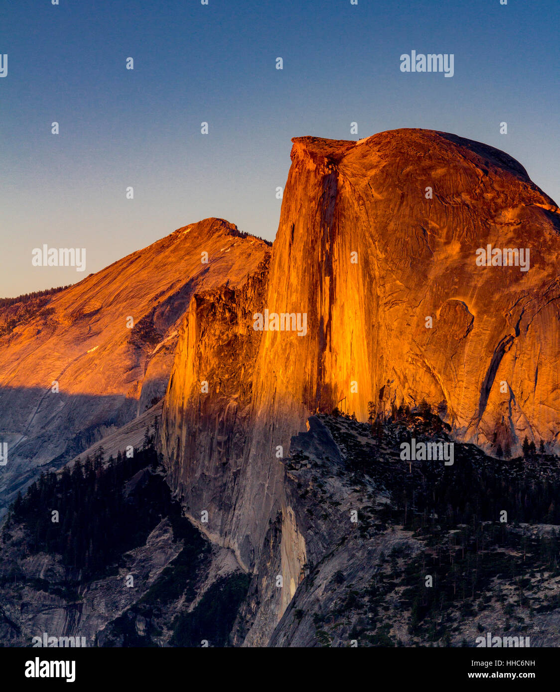 Sonnenuntergang am Half Dome, Yosemite-Nationalpark Stockfoto