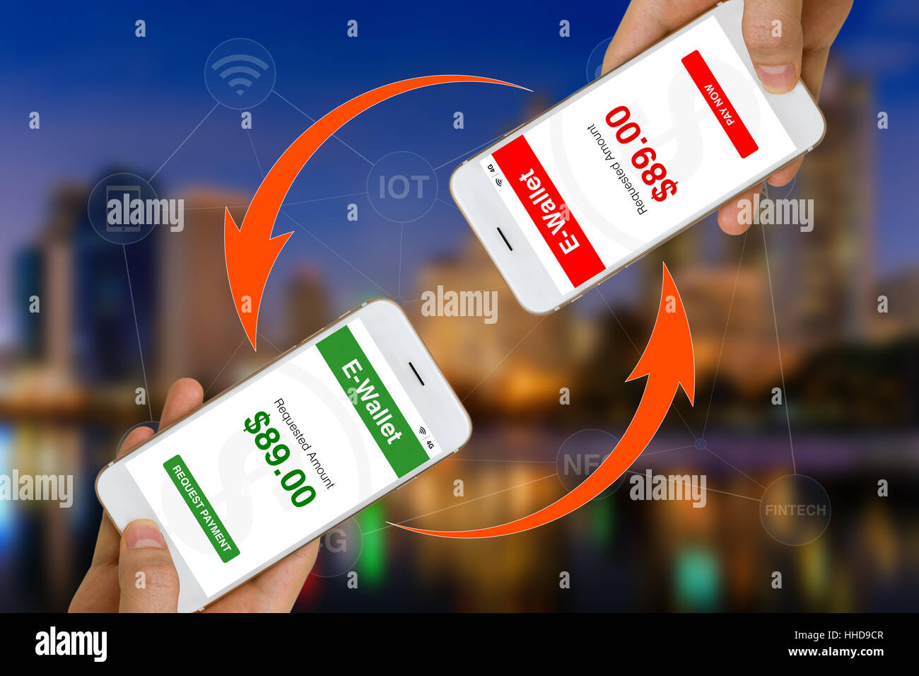 Konzept der Fintech oder Finanztechnologie mit Smartphone und e-Wallet-app zur Überweisung der Zahlung ausführen angezeigt. Stockfoto