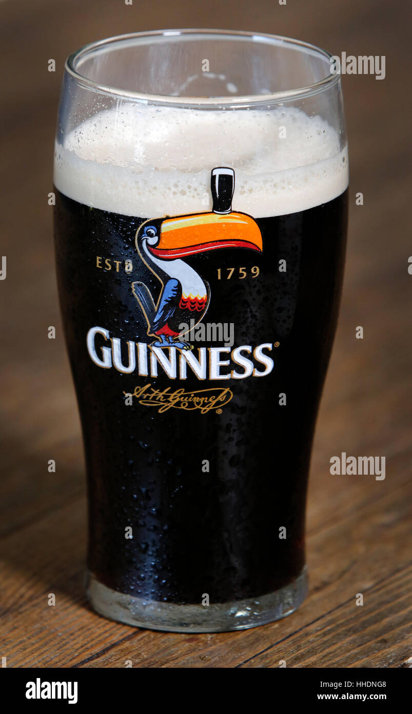 Pint Glas Guinness Stockfotografie - Alamy