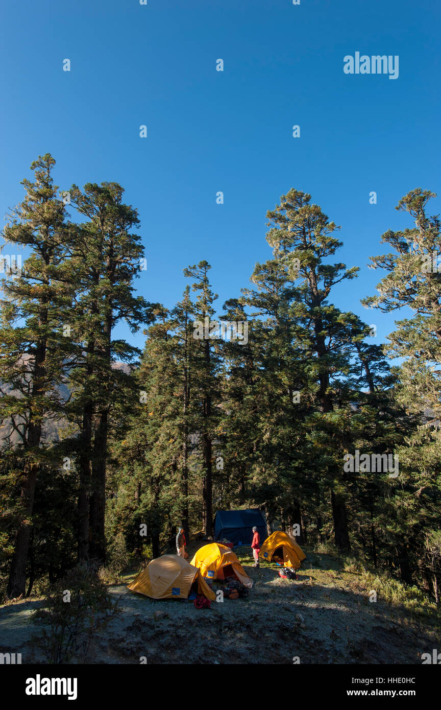 Camping in der Nähe von Balanga Langa-Pass in Dolpa, einer abgelegenen Region von Nepal Stockfoto