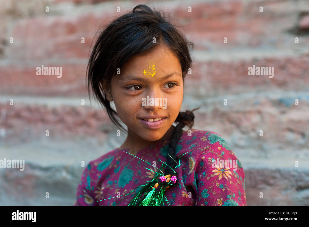 Ein kleines Mädchen aus der abgelegenen Region Dolpa, Nepal Stockfoto