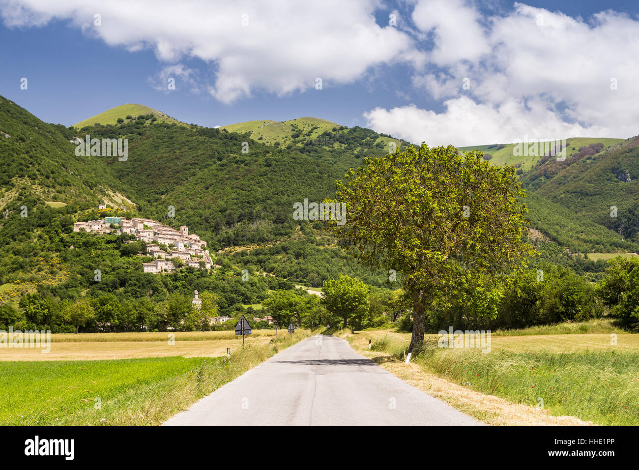 Das Dorf Campi in der Monti Sibilini Nationalpark, Umbrien, Italien Stockfoto
