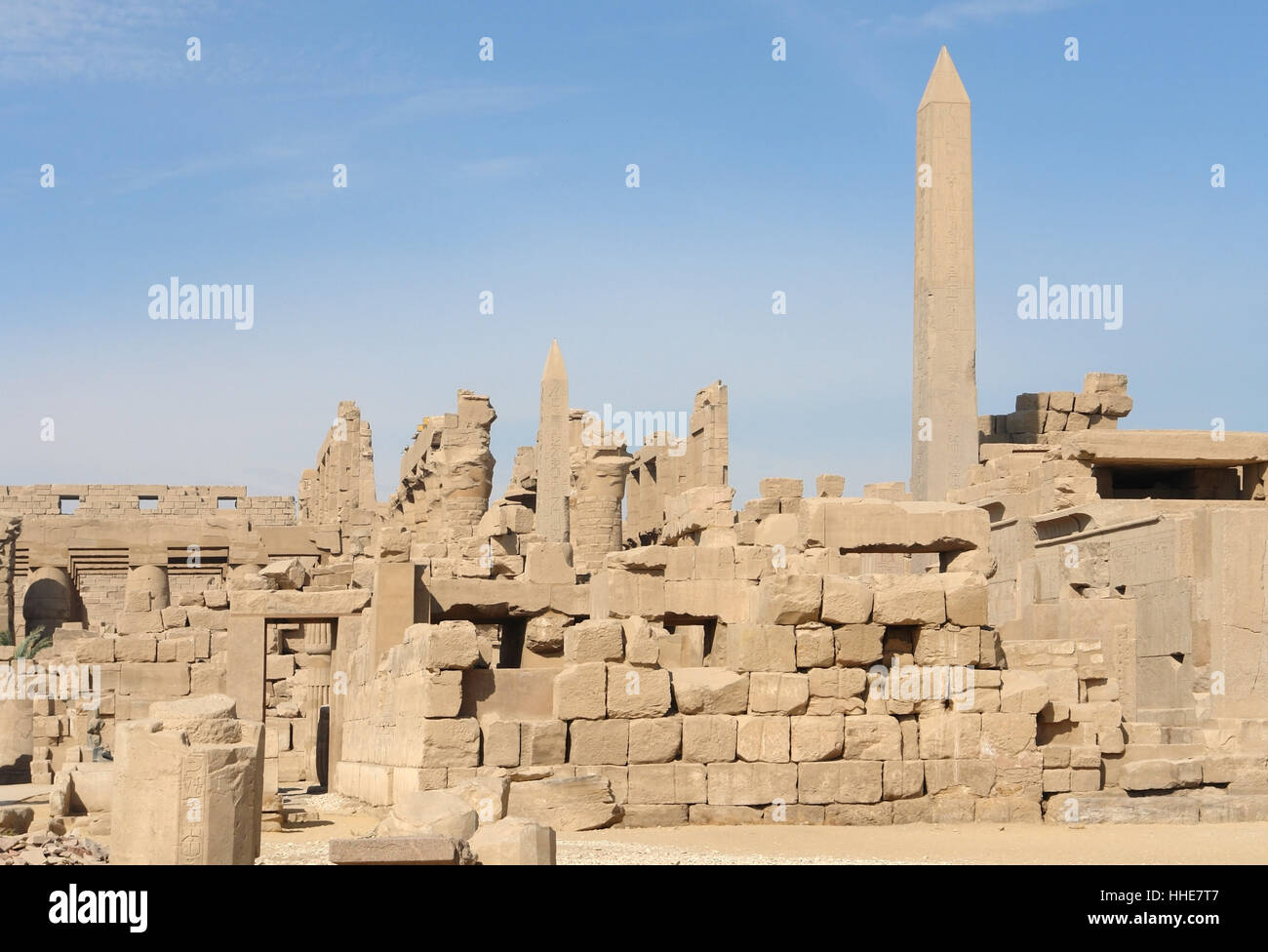 sonnig beleuchteten architektonische Landschaft an der Fußgängerzone des Amun-Re in Ägypten (Afrika) Stockfoto