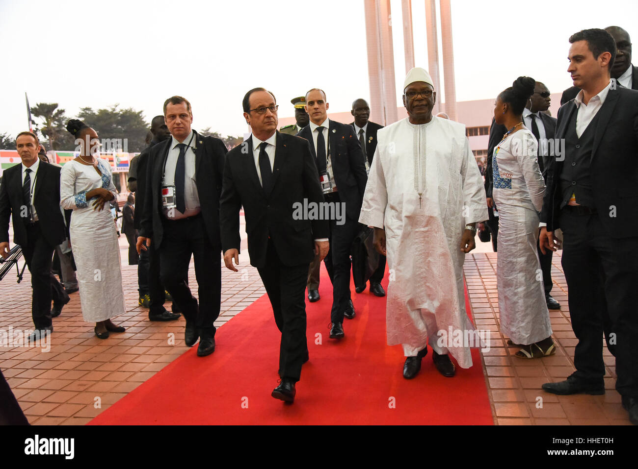 Afrika Frankreich Gipfel 2017 - 14.01.2017 - Mali / Bamako - Bamako (Mali), 14. Januar 2017 - Summit Afrika Frankreich 2017. Ausgang der Sitzungen hielt den ganzen Tag mit den verschiedenen afrikanischen Staats-und Regierungschefs, insgesamt 35. Um sein gefolgt, die Unterschriften von Vereinbarungen und fand eine Pressekonferenz statt, bei denen die großen Punkte erwähnt im Laufe des Tages mit der Presse angesprochen wurden. Es geschlossen 27. Afrika-Afrika-Gipfel in Bamako. Dieser Gipfel hohe Sicherheit unterstellt ist ausgerollt ohne Zwischenfälle. Ein sehr erfolgreiches Erfolg für Mali nach schwierigen Jahren.   -Nicolas Remene / Le Pictorium Stockfoto