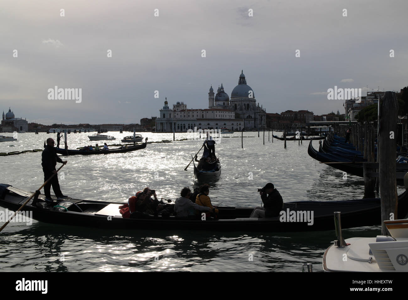 Basilica Di Santa Maria Della Salute Gondel fahren Venedig Italien Stockfoto