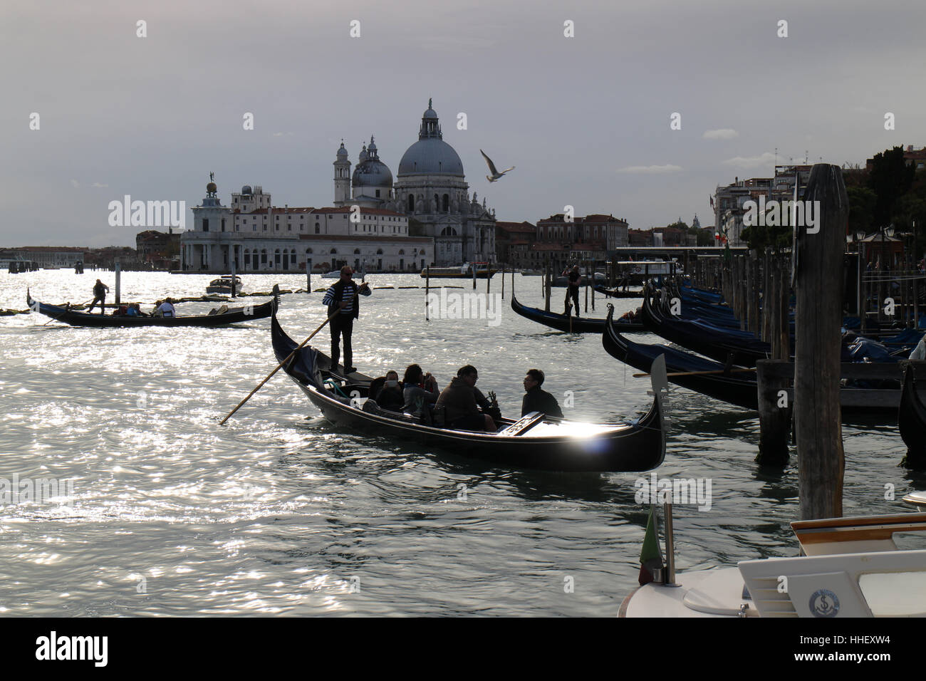 Basilica Di Santa Maria Della Salute Gondel fahren Venedig Italien Stockfoto