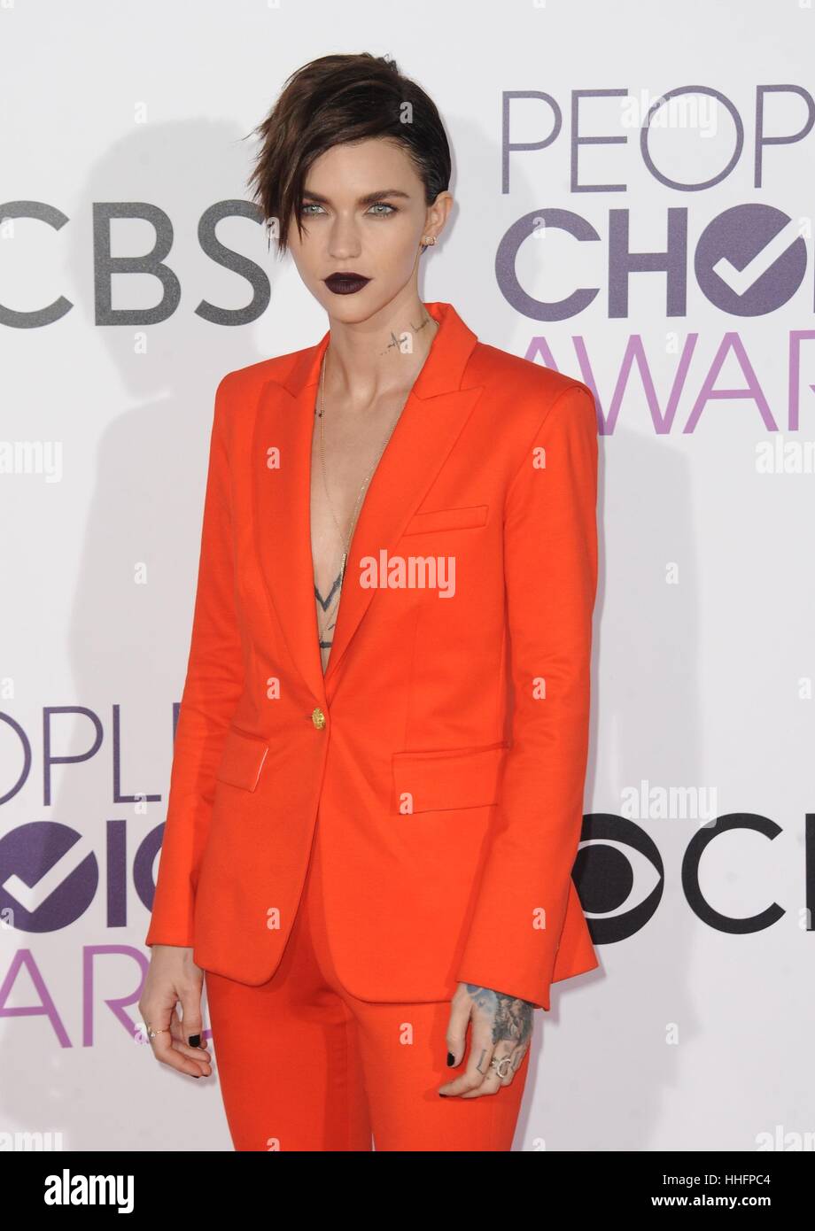 Los Angeles, CA, USA. 18. Januar 2017. Ruby Rose im Ankunftsbereich für Peoples Choice Awards 2017 bei Microsoft Theatre L.A. Live in Los Angeles. Foto von: Dee Cercone/Everett Collection/Alamy Live-Nachrichten Stockfoto