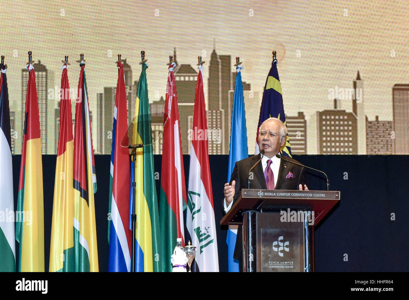 Kuala Lumpur, Malaysia. 19. Januar 2017. Malaysische Premierminister Najib Razak Adressierung Rede während der außerordentlichen Sitzung der Organisation für Islamische Zusammenarbeit (OIC) auf die Rohingya-Situation in Myanmar, im Kuala Lumpur Convention Center, Kuala Lumpur am 19. Januar 2017. Bildnachweis: Chris Jung/ZUMA Draht/Alamy Live-Nachrichten Stockfoto