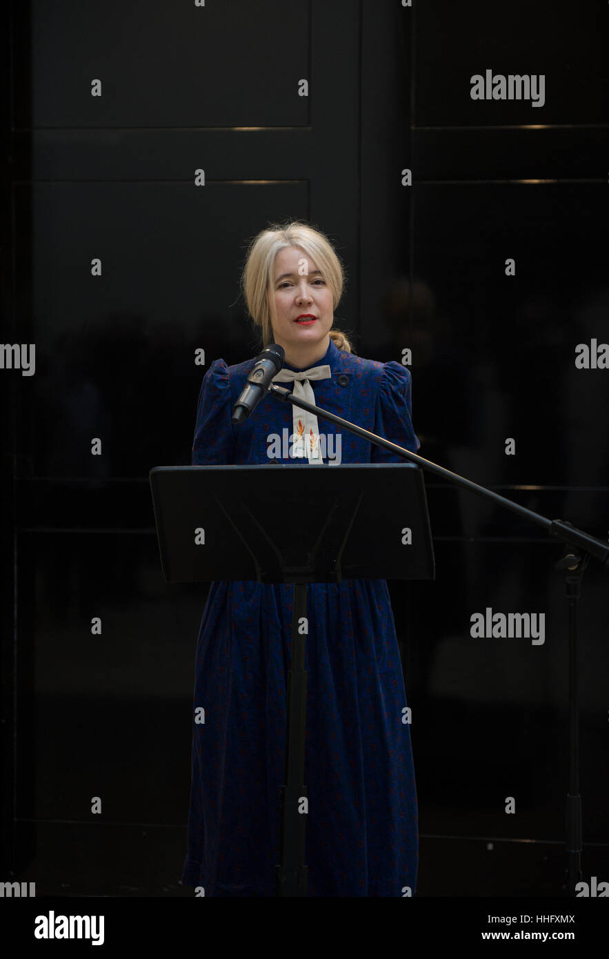 National Gallery, London, UK. 19. Januar 2017. Justine Simons, Beigeordneter für Kultur und Kreativwirtschaft, stellt Maquette der fünf Vorschläge für die nächste Fourth Plinth Kommissionen mit den nominierten Künstler teilnehmen. Die ausgewählten Künstler im März 2017 bekanntgegeben, und ihre Werke werden vorgestellt werden auf dem Trafalgar Square in 2018 und 2020 beziehungsweise. Die preisgekrönte Kommissionen werden von der aktuellen Skulptur wirklich gut von David Shrigley folgen. © Artsimages/Alamy Live-Nachrichten. Stockfoto