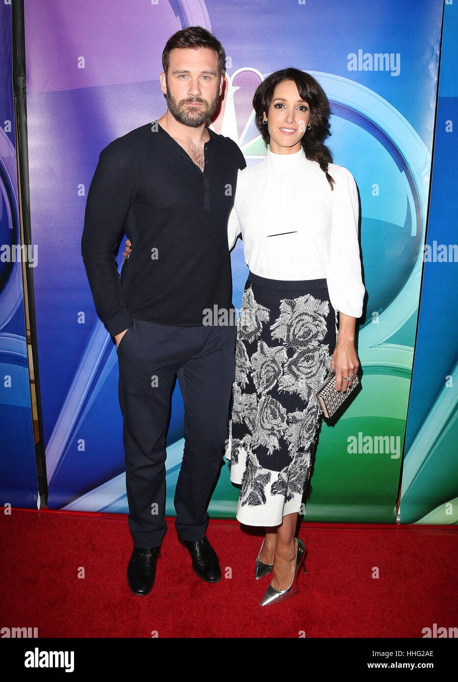 Pasadena, Kalifornien, USA. 18. Januar 2017.  Clive Standen, Jennifer Beals. 2017 NBCUniversal Winter Presserundgang statt im Langham Huntington Hotel.  Bildnachweis: F. lernen/AdMedia/ZUMA Draht/Alamy Live-Nachrichten Stockfoto