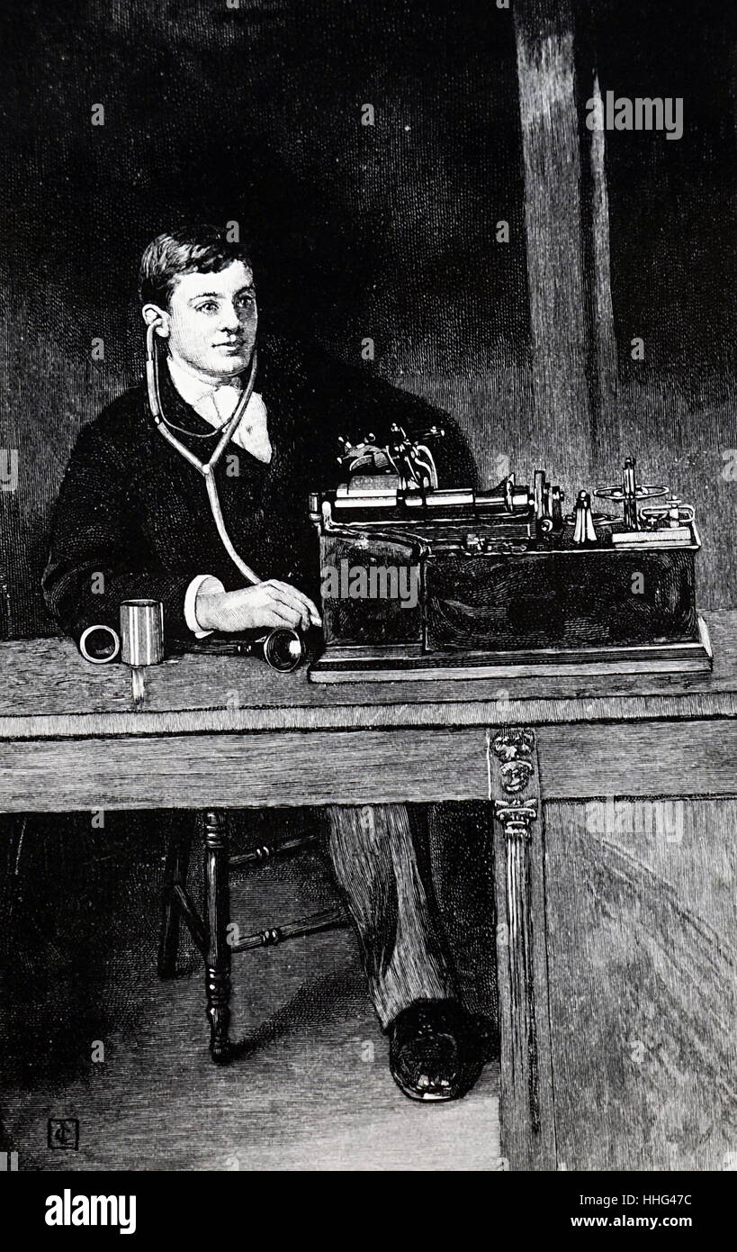 Mann, eine Aufnahme von Edison Phonograph anhören. 1889 Stockfoto