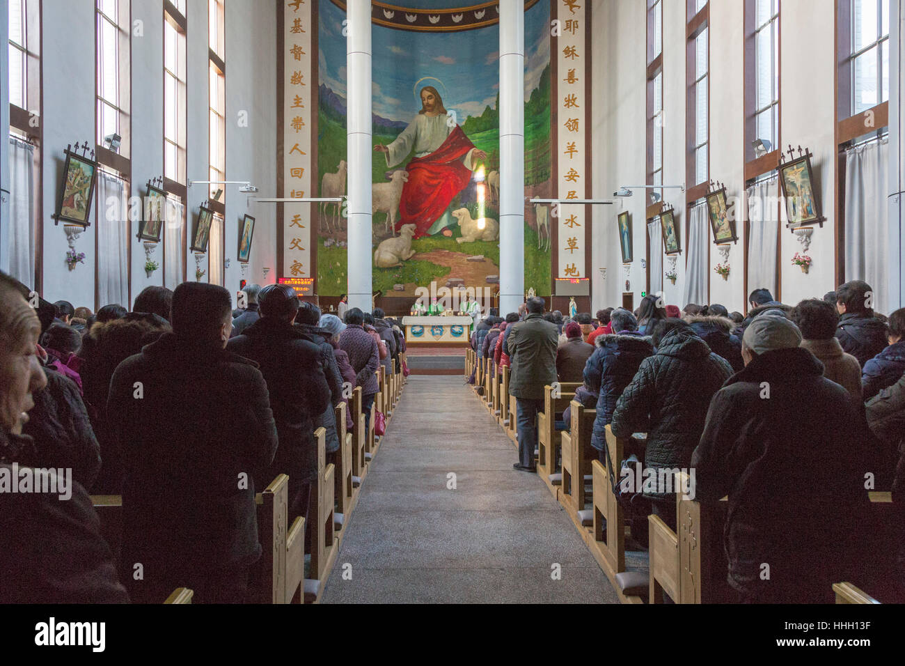 Sonntag Masse an Katholische Liebfrauenkirche Sacré-Coeur Yinchuan, Provinz Ningxia, China Stockfoto