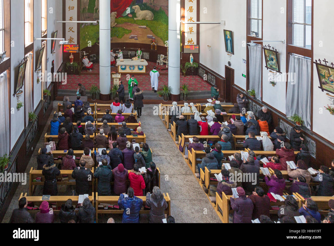Sonntag Masse an Katholische Liebfrauenkirche Sacré-Coeur Yinchuan, Provinz Ningxia, China Stockfoto