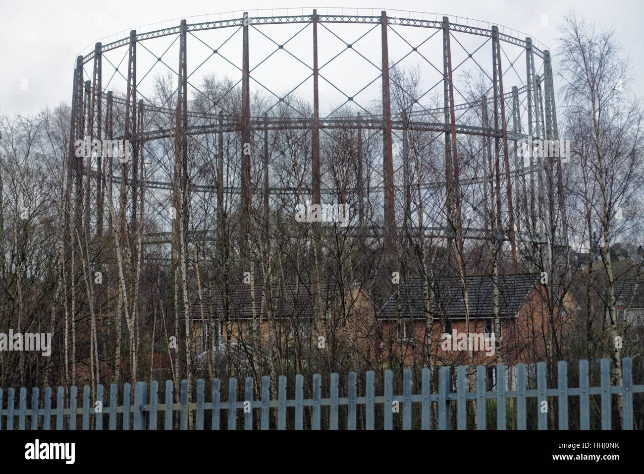 Empty gasometer gas storage tank -Fotos und -Bildmaterial in hoher ...