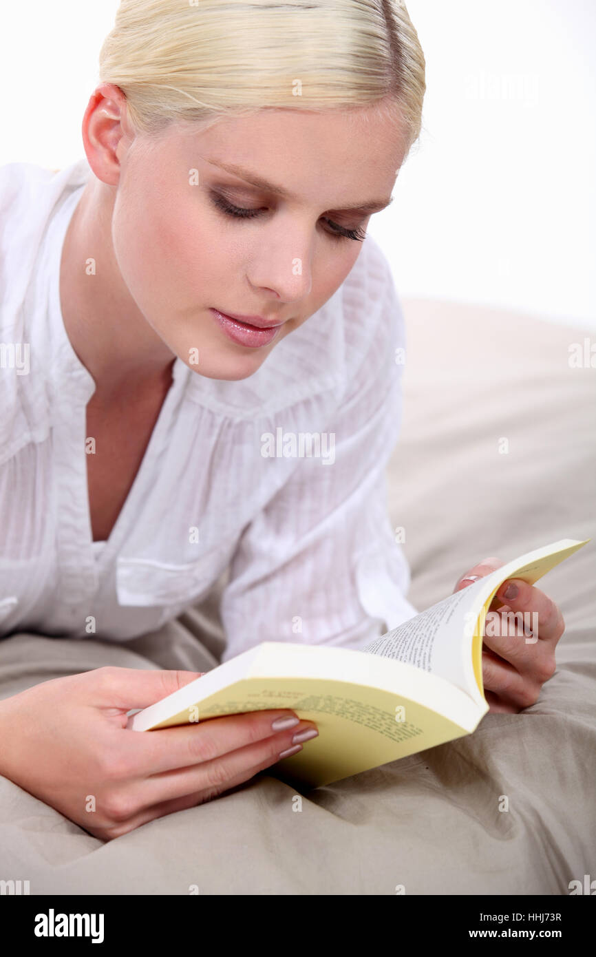 Frau, Freizeit, Freizeit, Freizeit, Freizeit, Frauen, Bett, Lüge, Lüge, Stockfoto