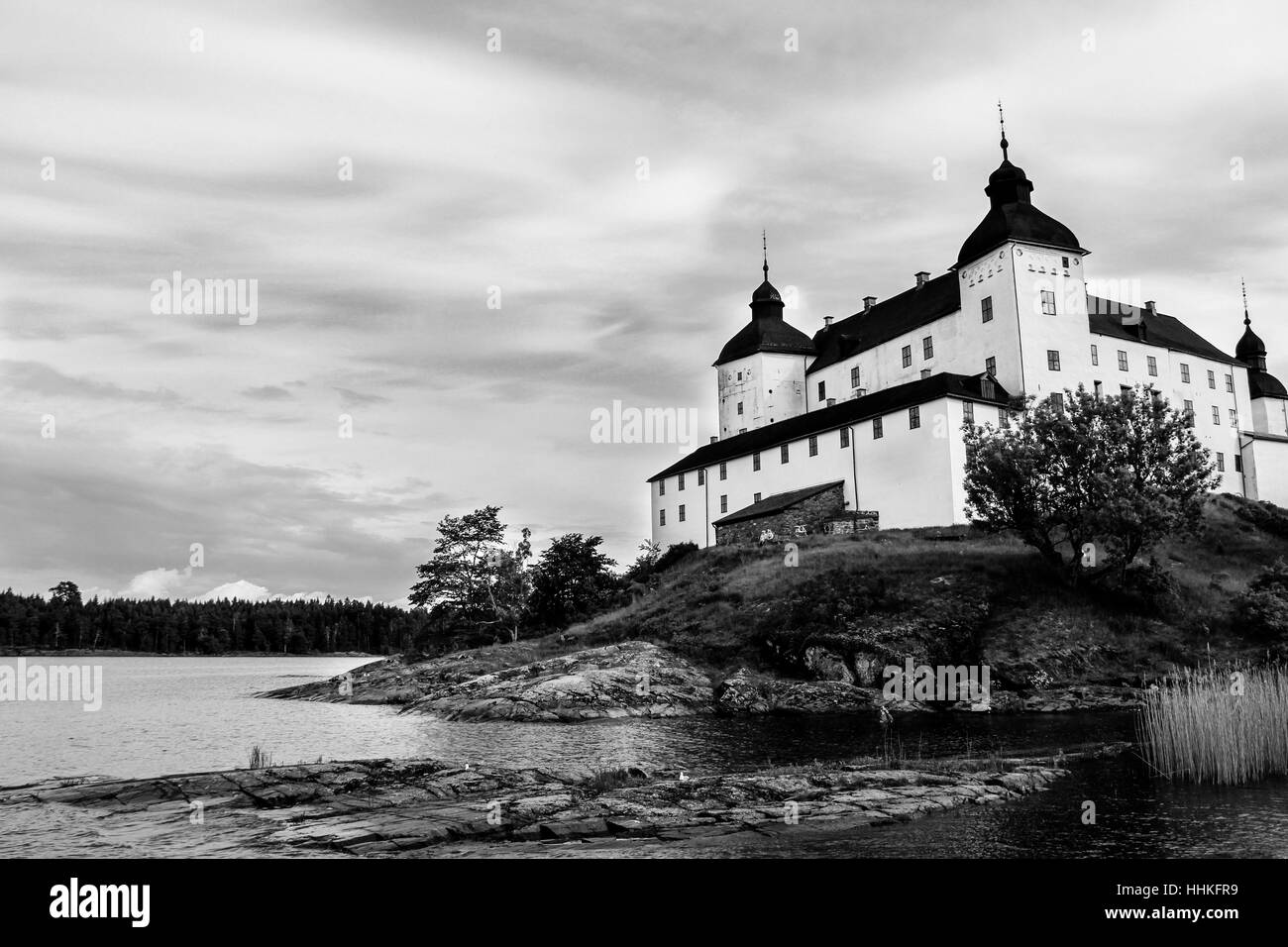 Läckö Slott (Schloß) auf See Vänern in Schweden (schwarz & weiß) Stockfoto