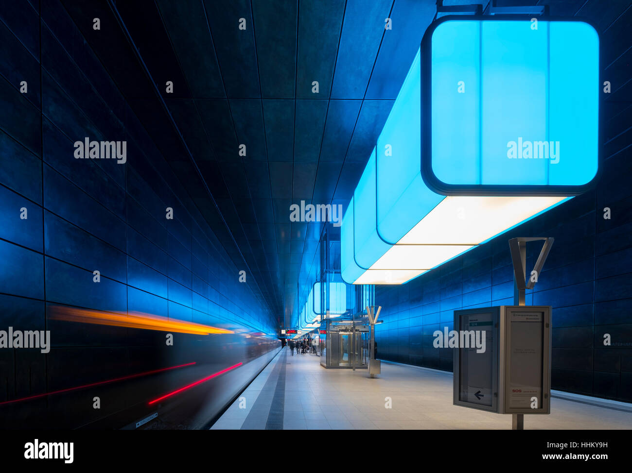 Innenraum der u-Bahn-Station Hafencity Universität in Hamburg, Deutschland Stockfoto
