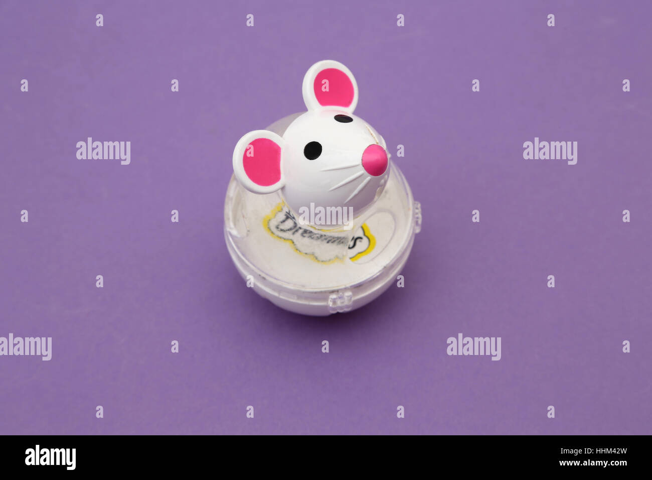 Katzenspielzeug Maus Dreamies behandeln Stockfotografie - Alamy