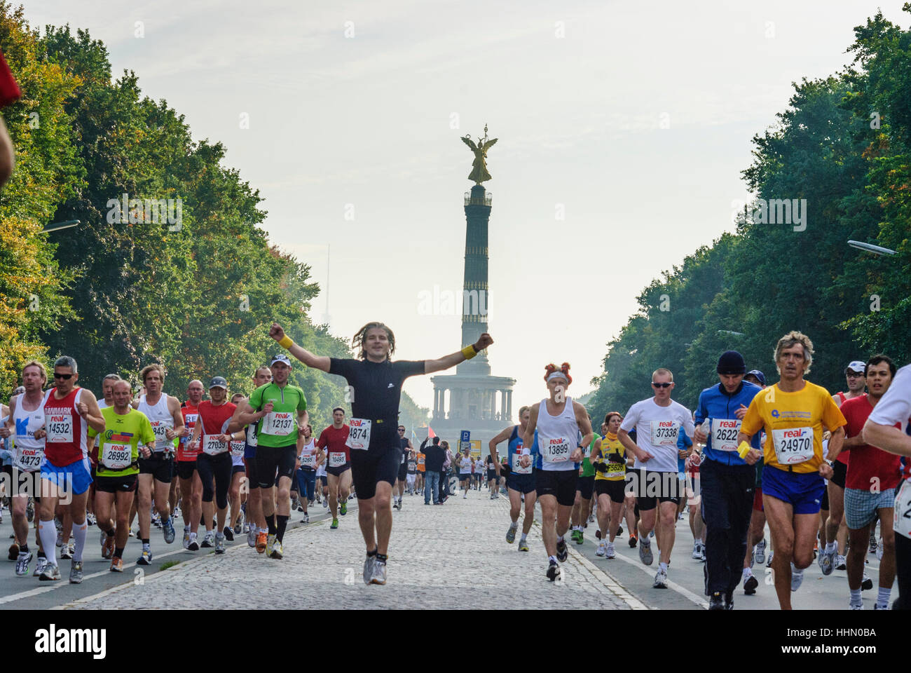 Berlin Läufer beim BerlinMarathon an Siegessäule, Berlin, Deutschland