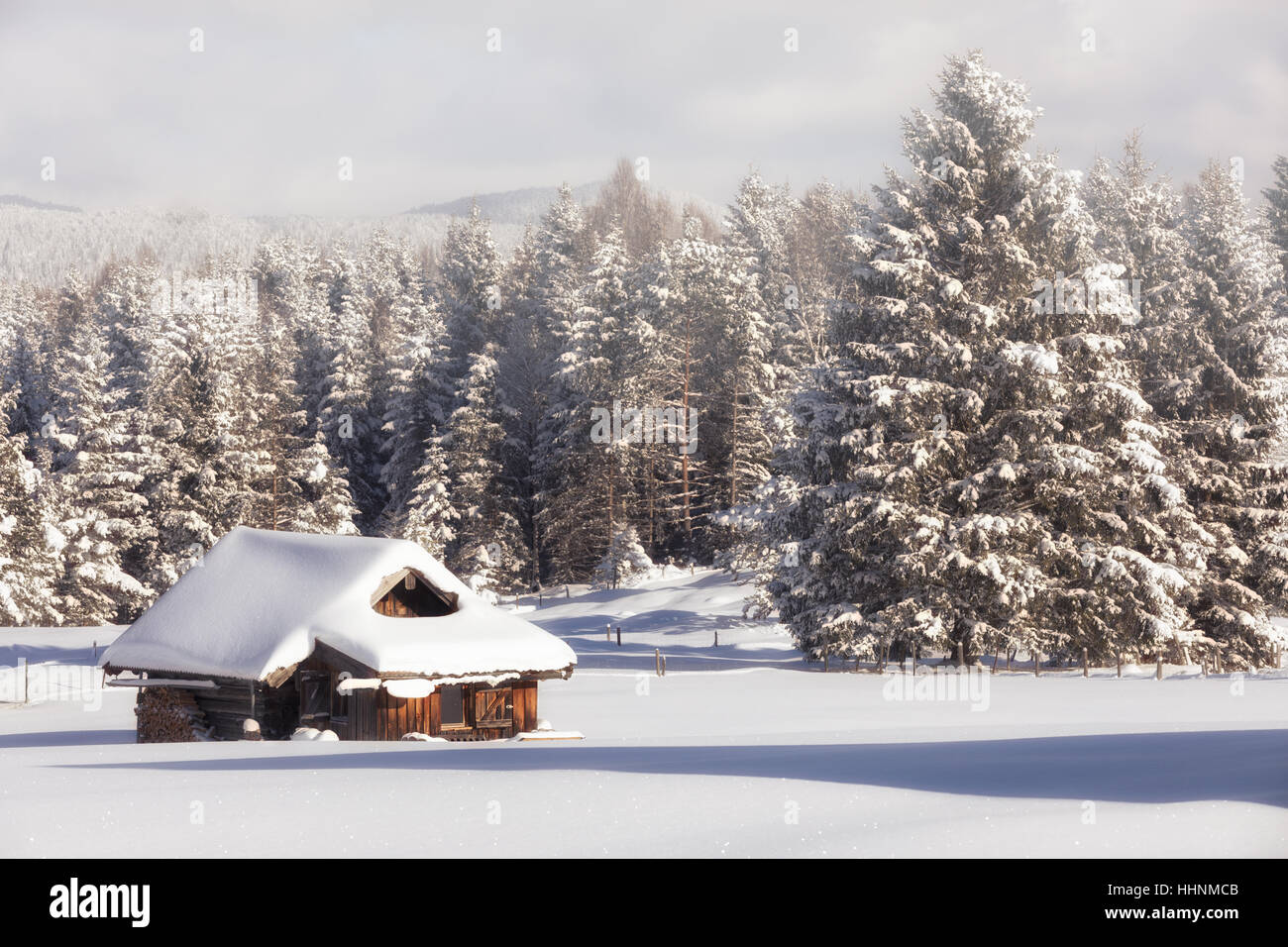 Verschneiten Alm, Mittenwald, Deutsche Alpen Stockfoto