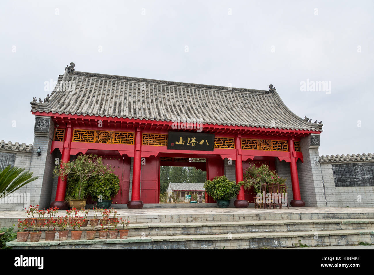 Tor am Berg Bata, Provinz Liaoning, China Stockfoto